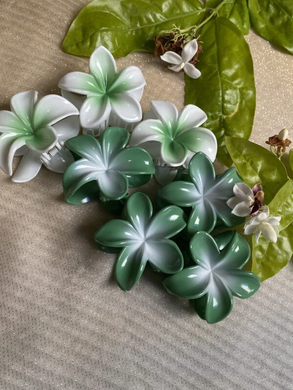 Single Flower Hair Clips (Green & White - Image 2