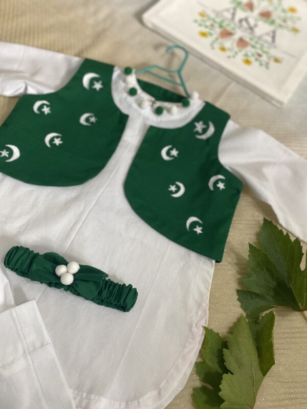 🌙 Azadi Special – 3-Piece Outfit for Baby Girls (Age: 2 Years) - Image 2