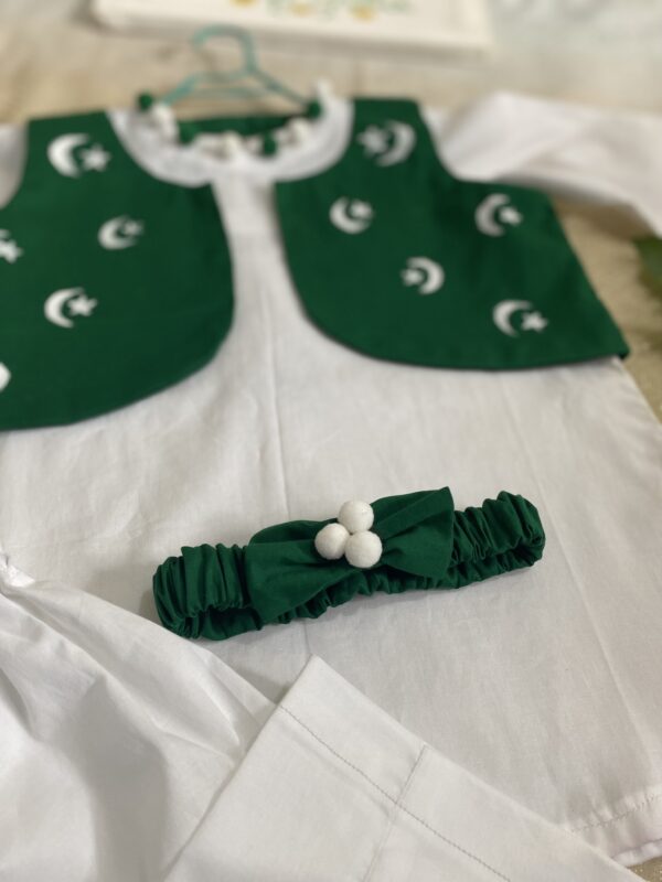 🌙 Azadi Special – 3-Piece Outfit for Baby Girls (Age: 2 Years) - Image 4