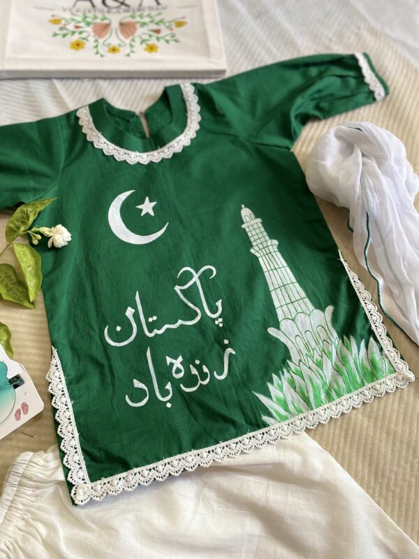 🇵🇰 Azadi Outfit for 2-3Year Girls – Hand-Painted Shirt with Dupatta & Trouser - Image 2
